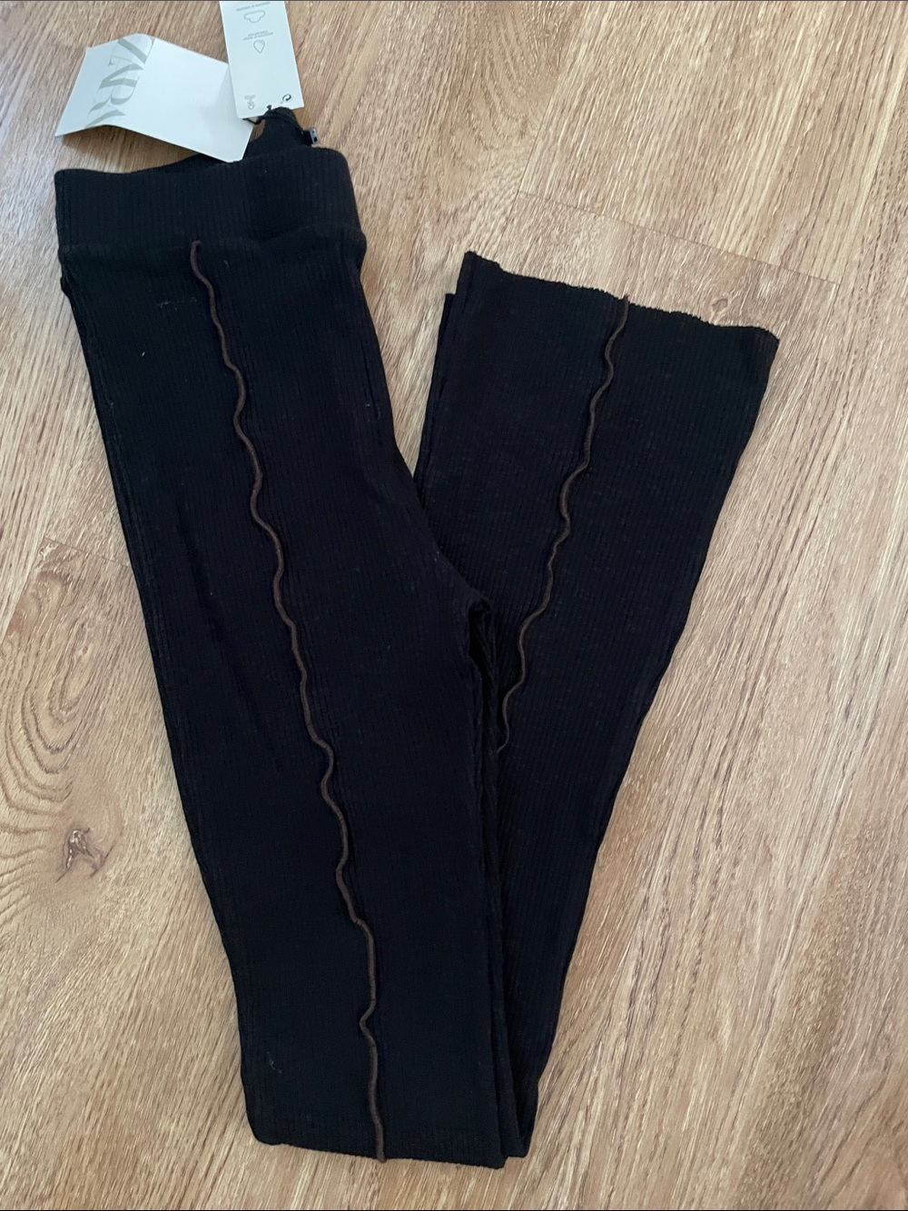 Zara Black Ribbed Leggings with Wavy Contrast Seam